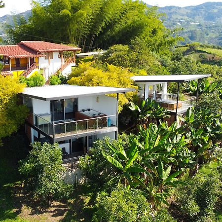 Hotel Campestre Alto Lindo En Guatapé エクステリア 写真