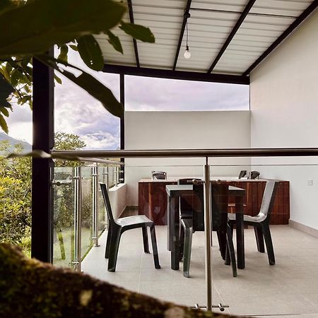 Hotel Campestre Alto Lindo En Guatapé エクステリア 写真