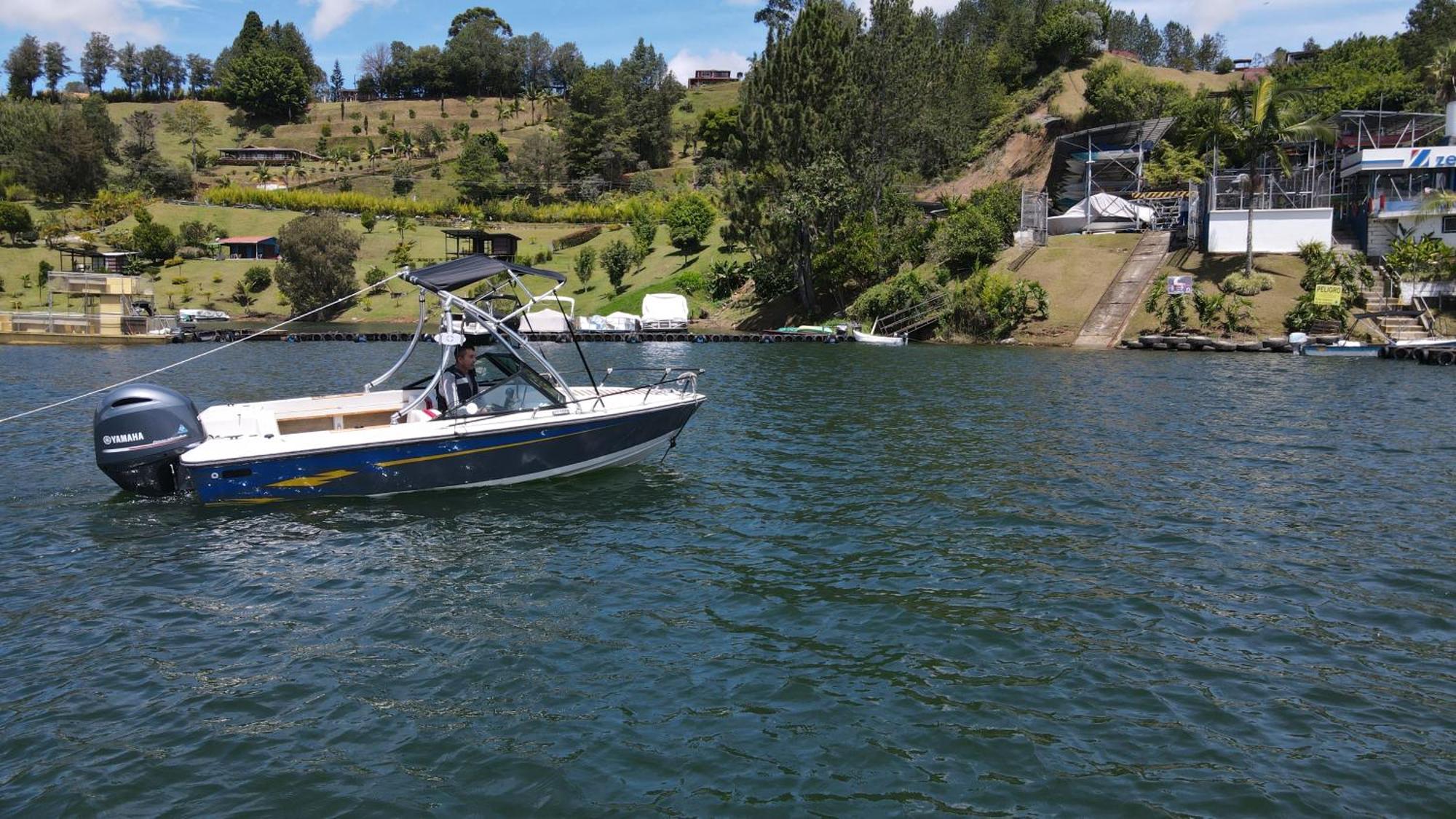 Hotel Campestre Alto Lindo En Guatapé エクステリア 写真