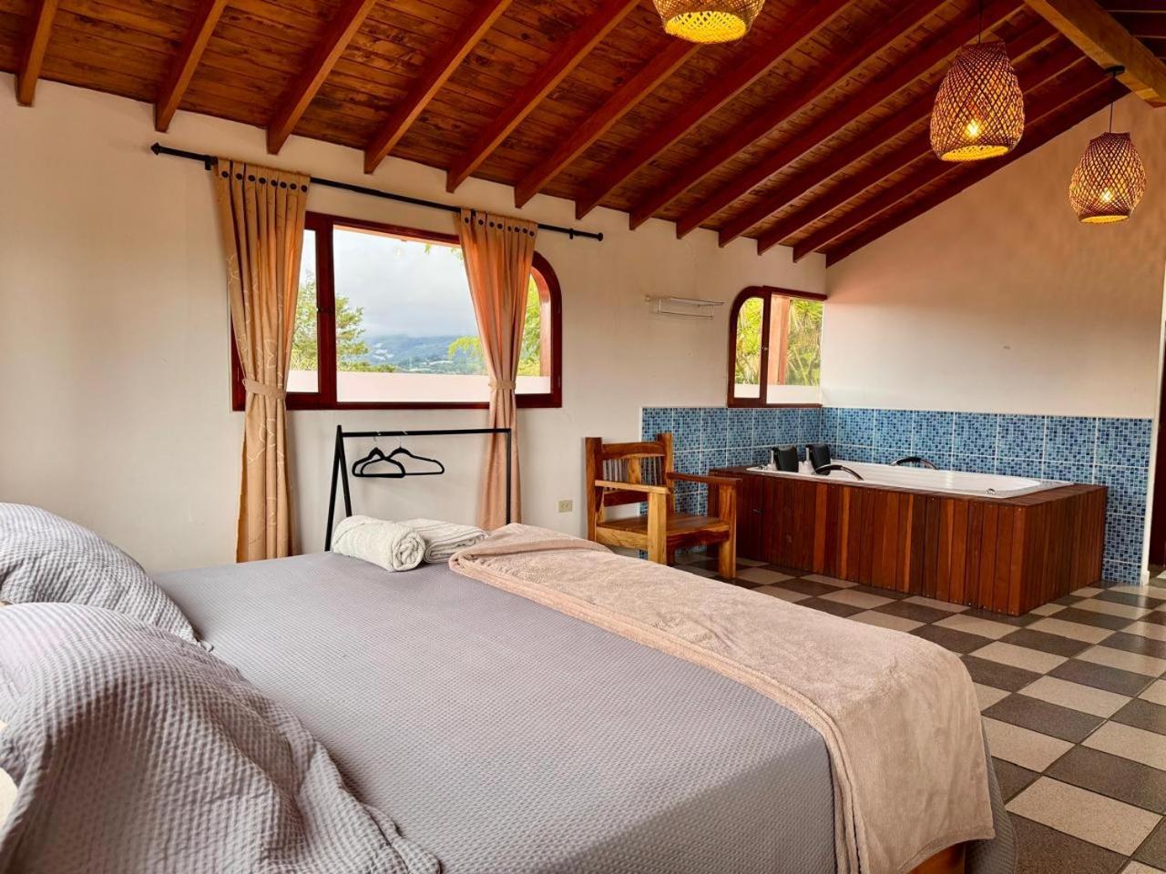 Hotel Campestre Alto Lindo En Guatapé エクステリア 写真