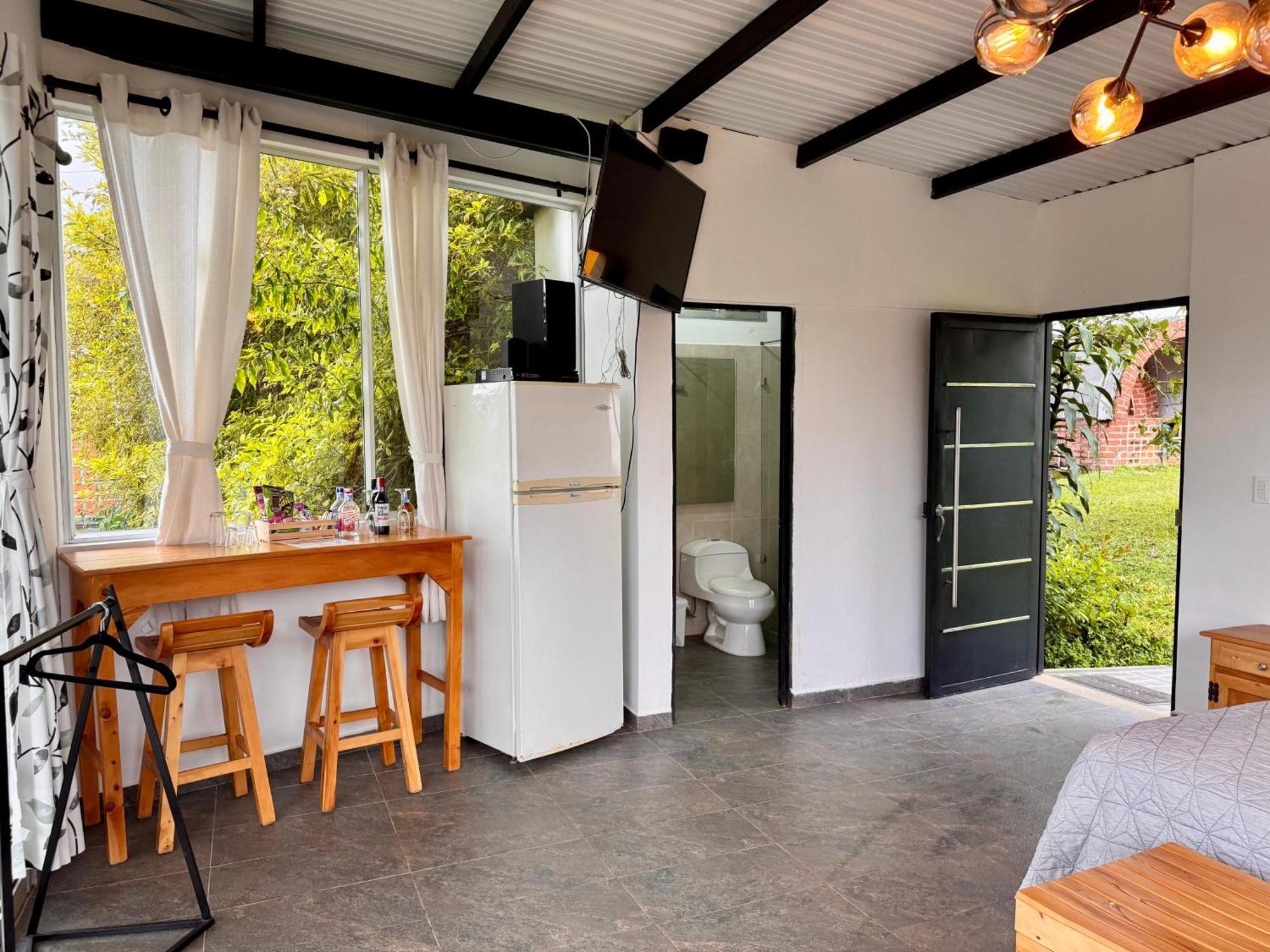 Hotel Campestre Alto Lindo En Guatapé エクステリア 写真