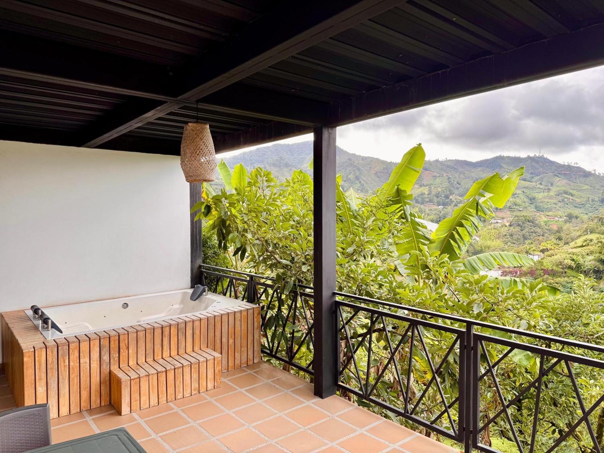 Hotel Campestre Alto Lindo En Guatapé エクステリア 写真