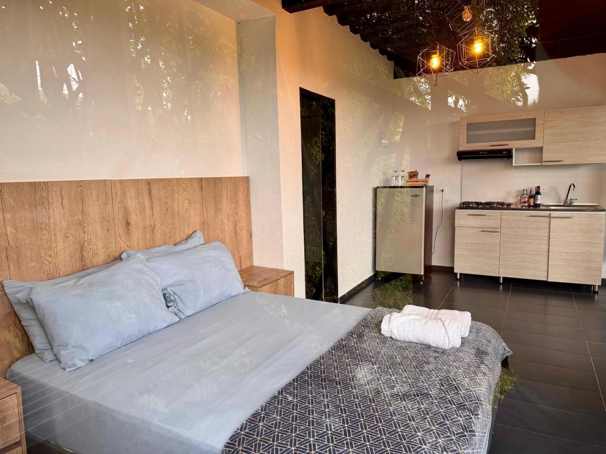 Hotel Campestre Alto Lindo En Guatapé エクステリア 写真