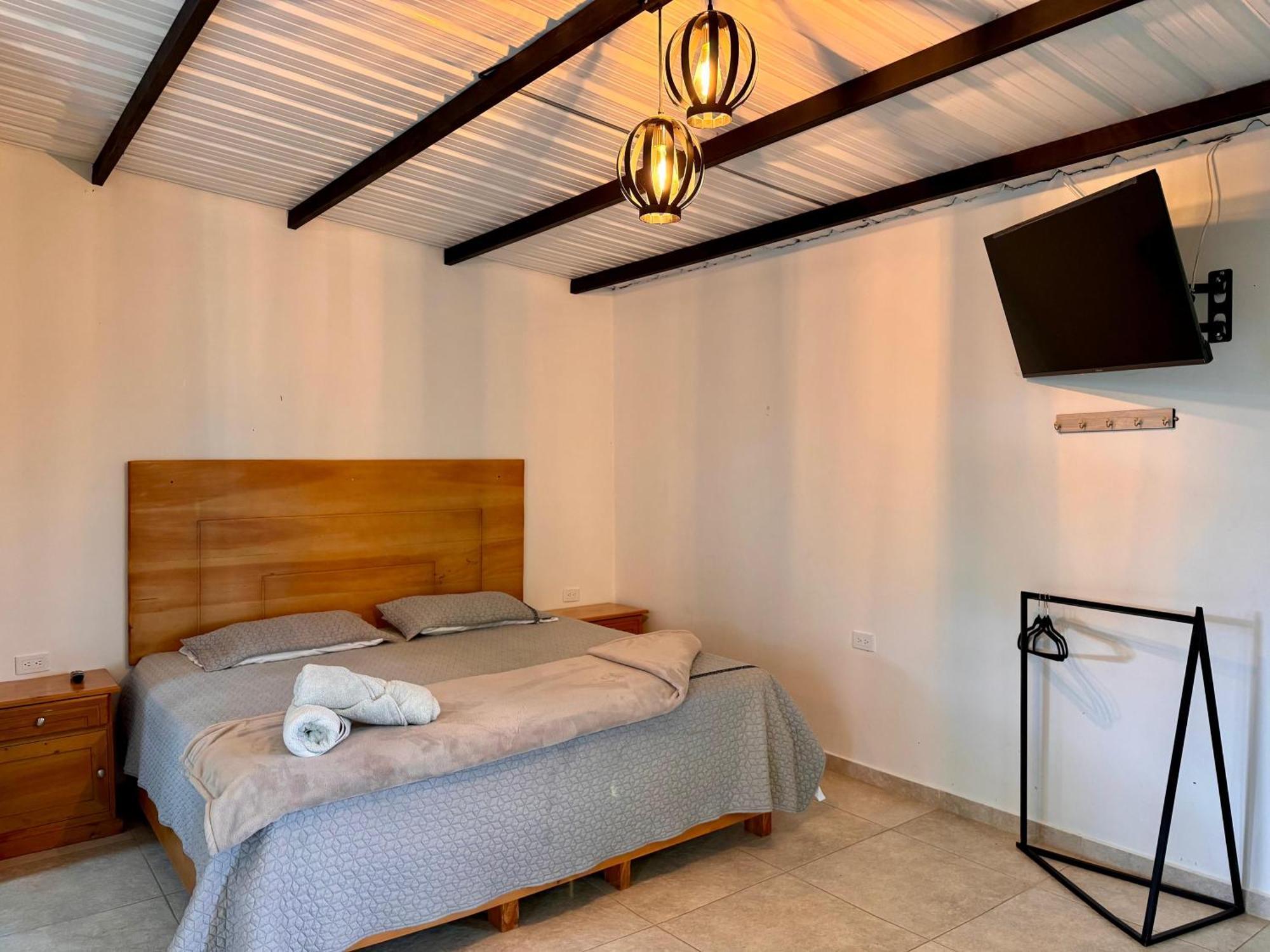 Hotel Campestre Alto Lindo En Guatapé エクステリア 写真