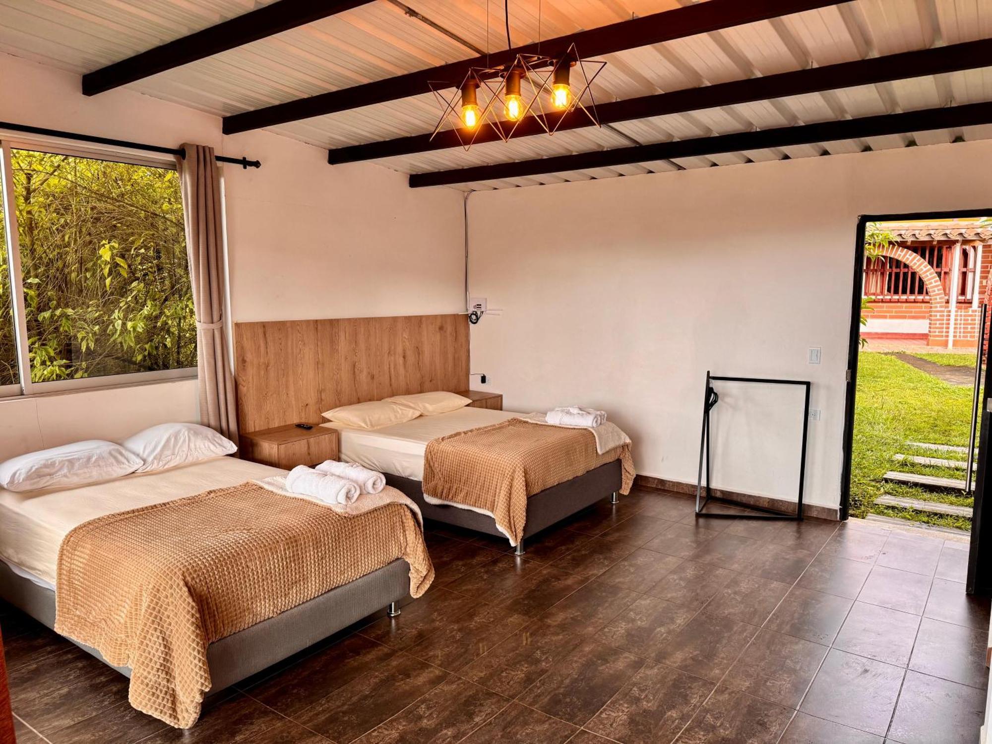 Hotel Campestre Alto Lindo En Guatapé エクステリア 写真
