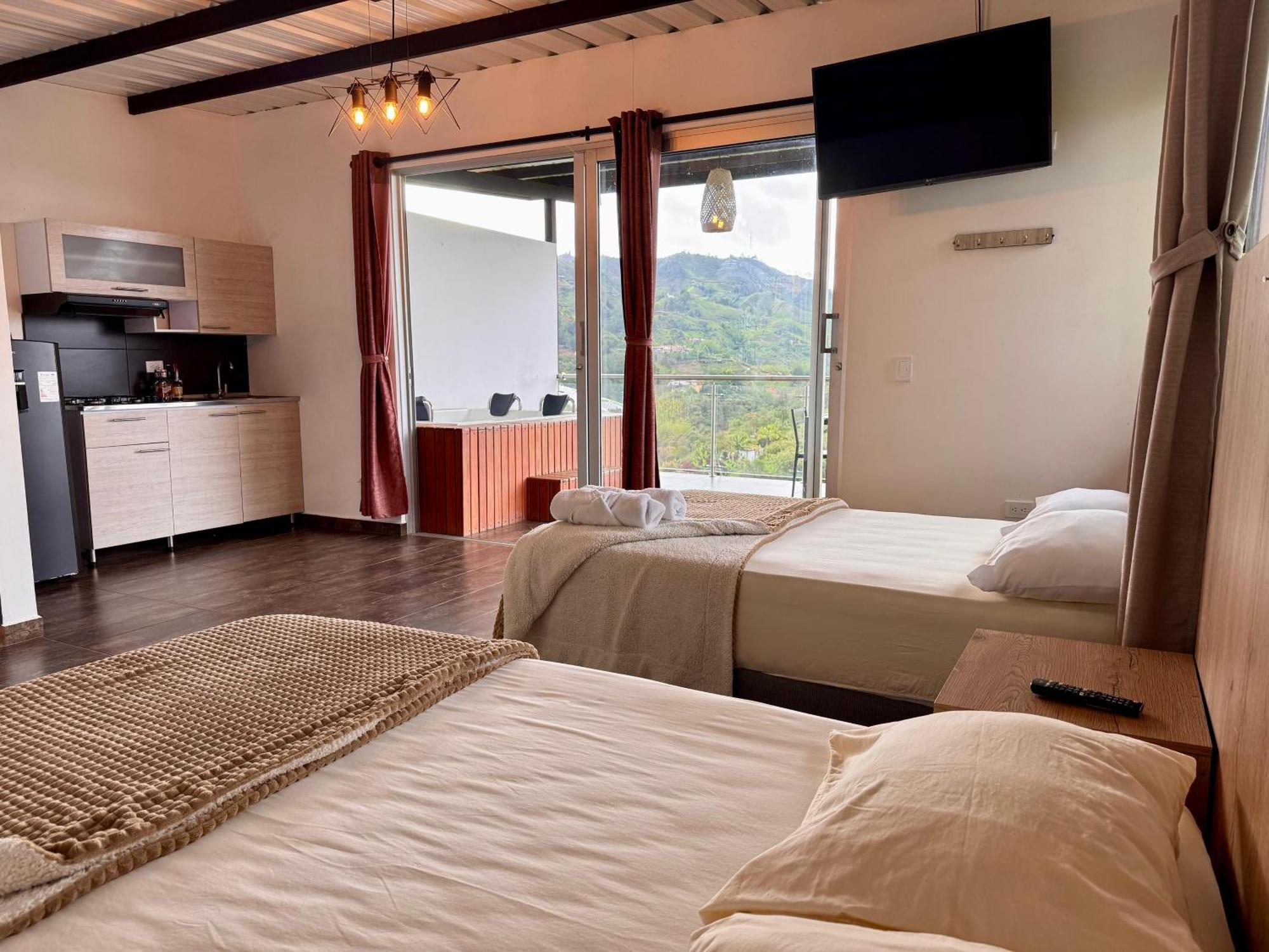 Hotel Campestre Alto Lindo En Guatapé エクステリア 写真