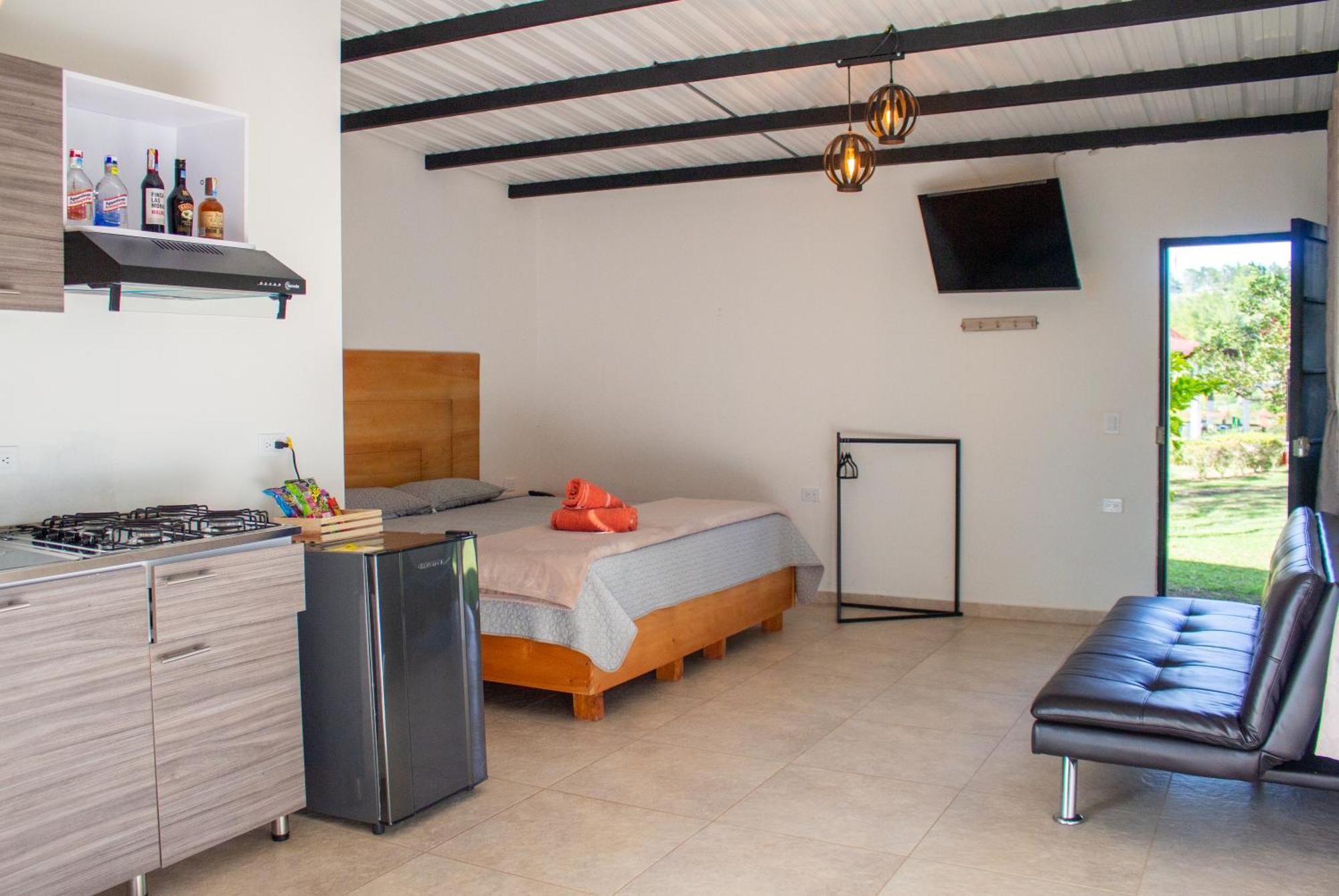 Hotel Campestre Alto Lindo En Guatapé エクステリア 写真