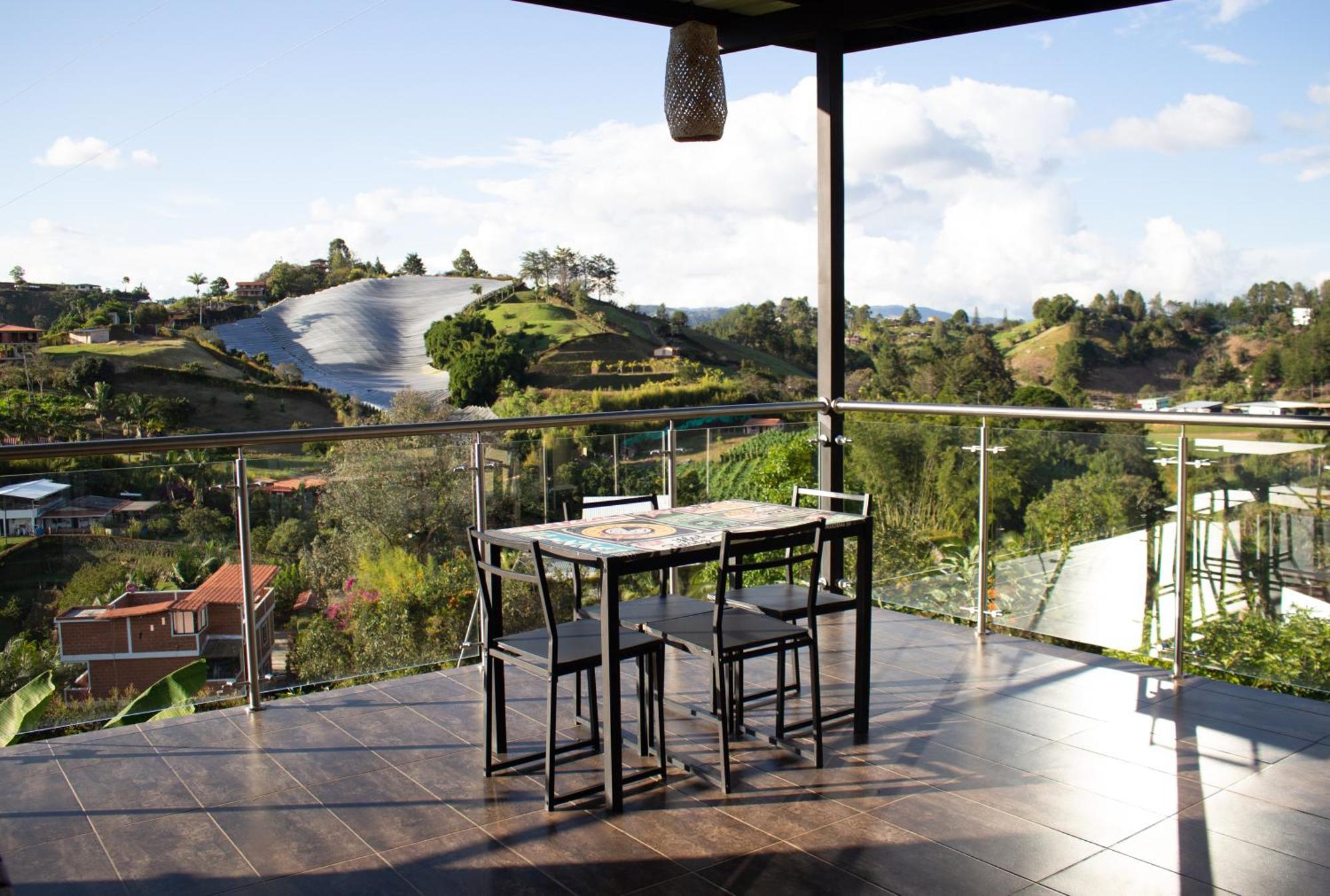 Hotel Campestre Alto Lindo En Guatapé エクステリア 写真