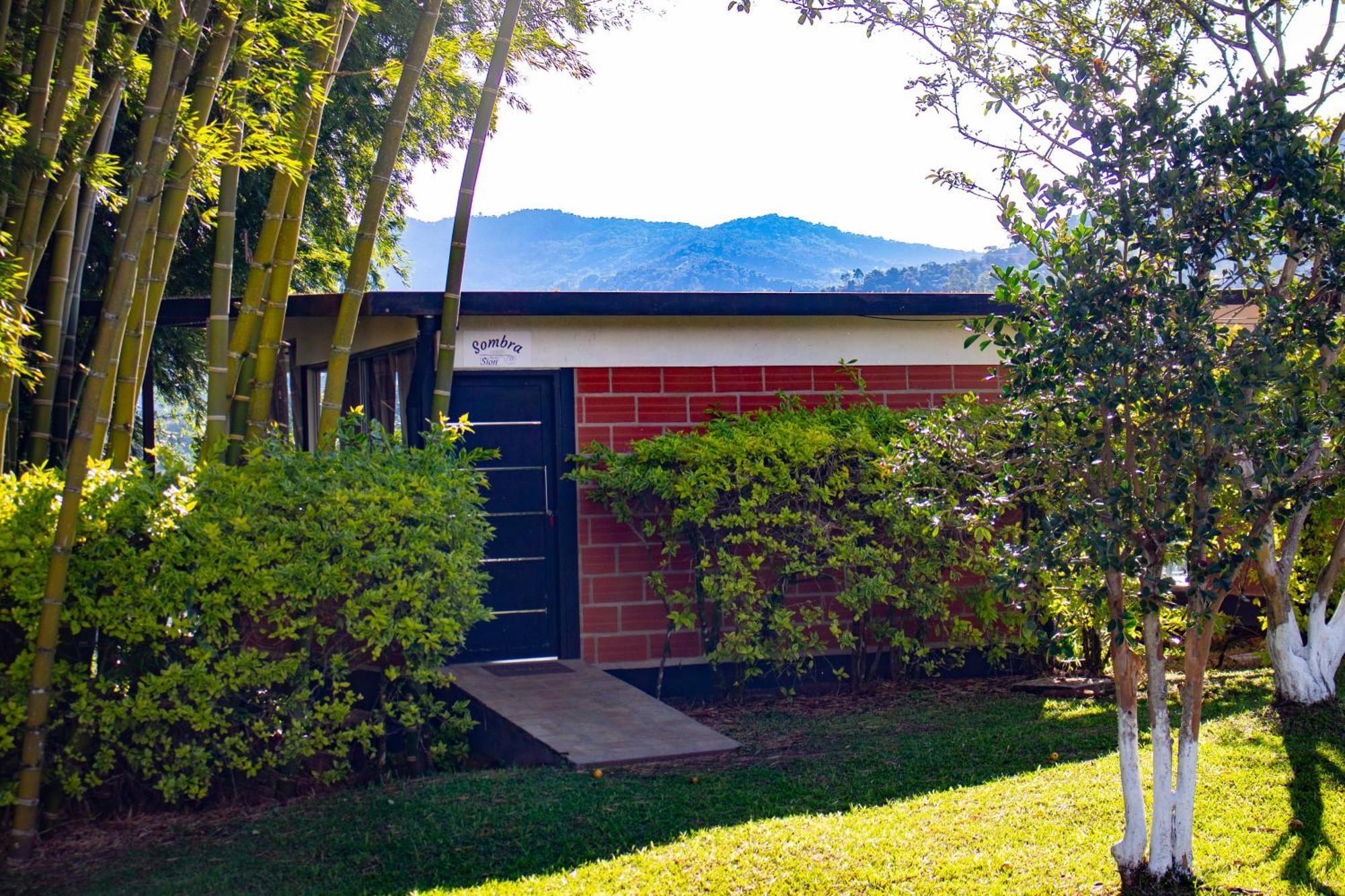 Hotel Campestre Alto Lindo En Guatapé エクステリア 写真